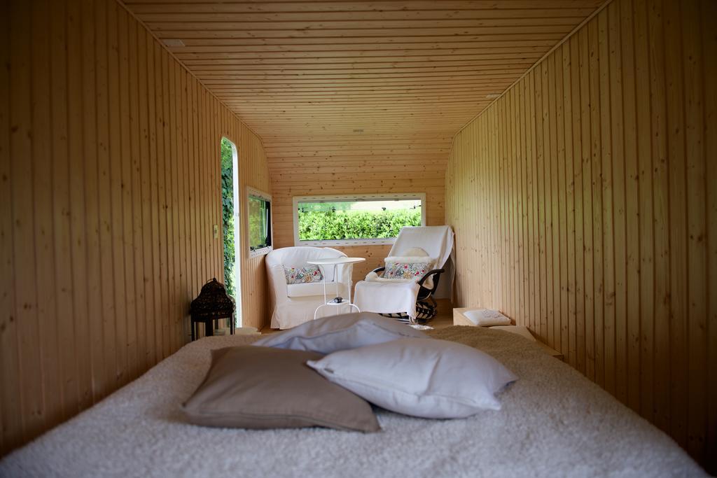 B&B Aura Rossa Quartino Exterior photo
